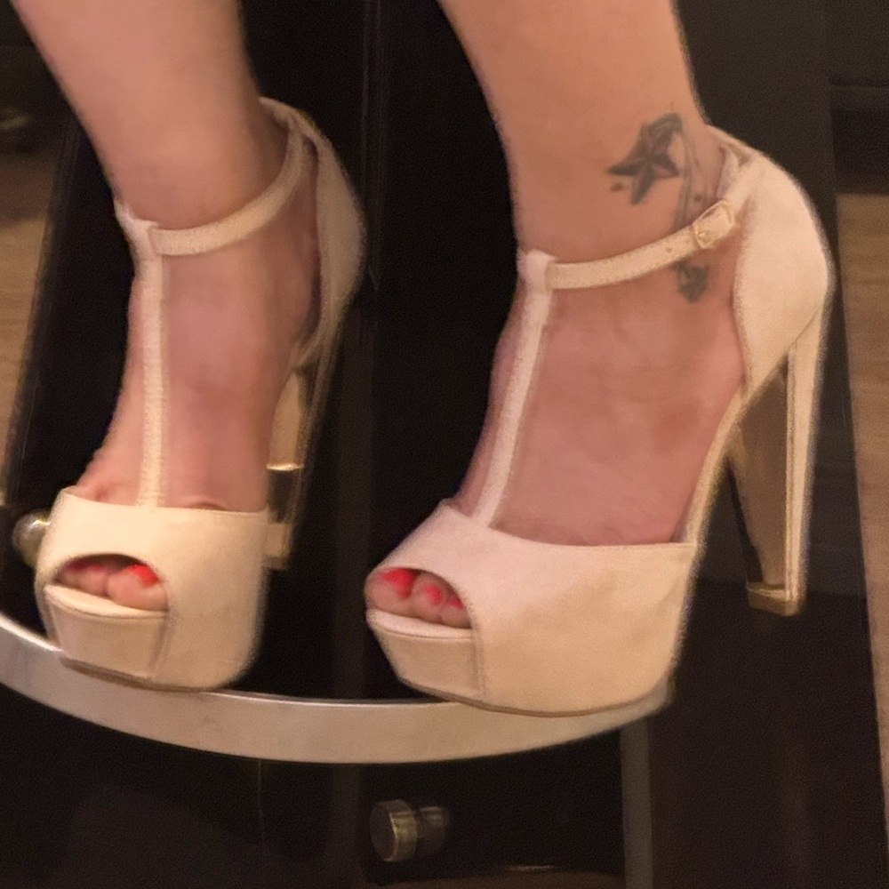 Platforms🖤 - Picture 3 of 6